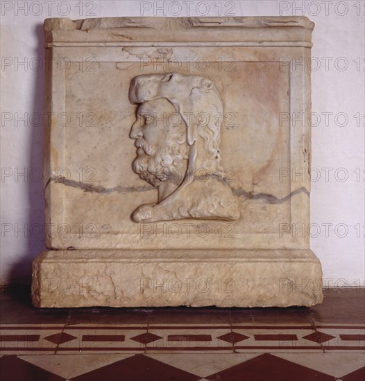 CAMILANI FRANCISCO
INTERIOR-RELIEVE EN MARMOL-HERCULES CON LA CABEZA DE LEON
ABADIA, PALACIO DE SOTOFERMOSO
CACERES
This image is not downloadable. Contact us for the high res.