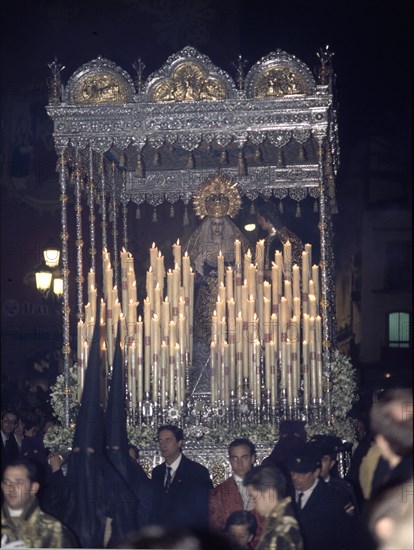 COFRADIA STA CRUZ EN JERUSALEN,JESUS NAZARENO Y MªSTMA DE LA CONCEPCION-PASO VIRGEN DE LA CONCEPCION
SEVILLA, EXTERIOR
SEVILLA