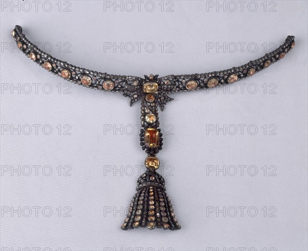 JOYA-COLLAR DE BORLAS - S XIX MODERNISTA
MADRID, MUSEO DE ARTES DECORATIVAS
MADRID
This image is not downloadable. Contact us for the high res.