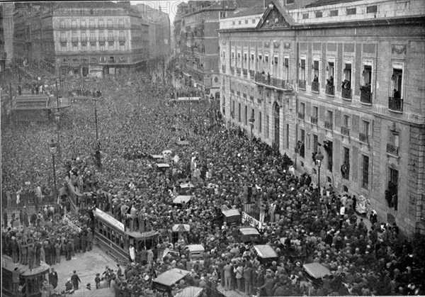 14/4/1931PROCLAMAC DE LA II REPUBLICA-FOTOGRAFIA:PUERTA DEL SOL,EL PUEBLO SE POSESIONA DEL MIN GOBE
MADRID, CONGRESO DE LOS DIPUTADOS-BIBLIOTECA
MADRID
This image is not downloadable. Contact us for the high res.