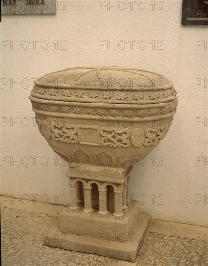 PILA BAUTISMAL CON DECORACION VEGETAL
JAVEA, IGLESIA DE SANTA MARIA DEL LORETO
ALICANTE