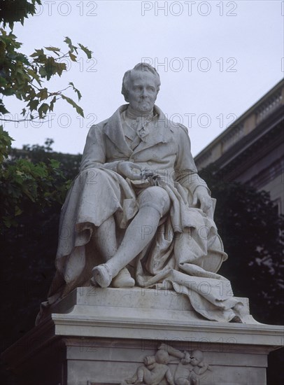 BEGAS R
ESTATUA DE ALEXANDER VON HUMBOLDT 1769-1859 FRENTE A LA UNIVERSIDAD DE HUMBOLDT
BERLIN, EXTERIOR
ALEMANIA
This image is not downloadable. Contact us for the high res.