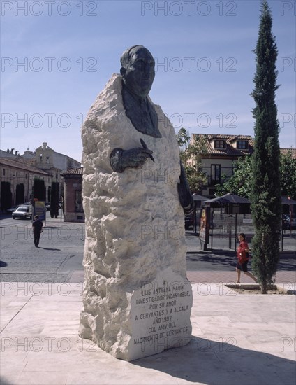 MONUMENTO A LUIS ASTRANA MARIN EN LA PLAZA MAYOR - 1997
ALCALA DE HENARES, EXTERIOR
MADRID

This image is not downloadable. Contact us for the high res.