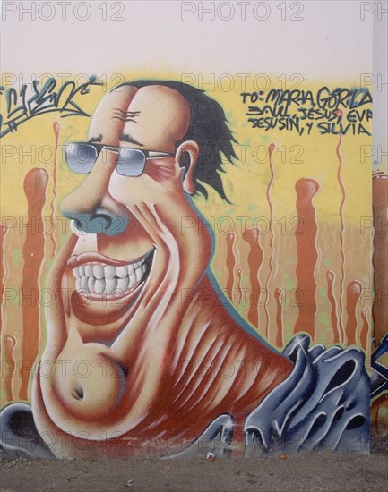 GRAFFITI CON DEDICATORIA (DET) - 1999
COLMENAR VIEJO, EXTERIOR
MADRID