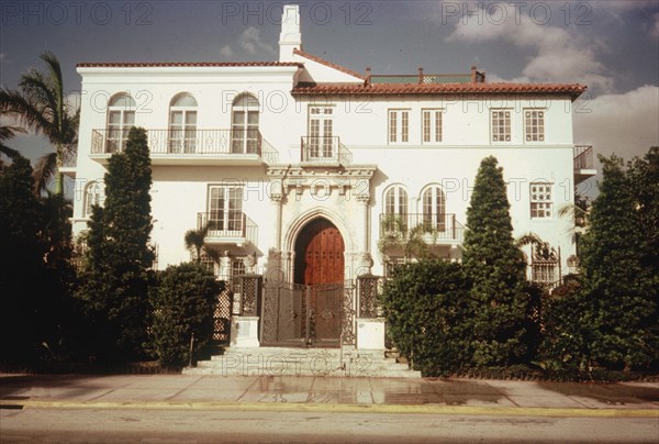 MANSION DE GIANNI VERSACE - LUGAR DONDE FUE ASESINADO EN JULIO DE 1997
MIAMI-FLORIDA, EXTERIOR
EEUU
This image is not downloadable. Contact us for the high res.