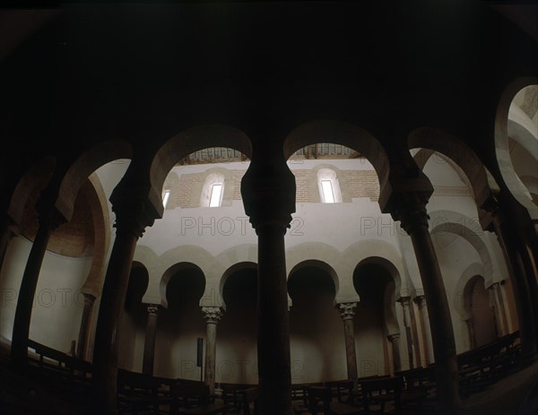 INTERIOR DE LA IGLESIA- S X- ARCOS DE HERRADURA
SAN CEBRIAN DE MAZOTE, IGLESIA
VALLADOLID