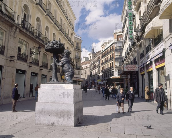 NAVARRO SANTAFE ANTONIO 1906/83
ESTATUA DEL OSO Y EL MADROÑO SIMBOLO DE LA CIUDAD
MADRID, PUERTA DEL SOL
MADRID
This image is not downloadable. Contact us for the high res.