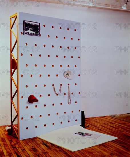CIVERA VICTORIA 1955-
THE DIFFERENCES BETWEEN - 300x190x270 - MADERA Y MATERIALES DIVERSOS- 1993-94
MADRID, GALERIA SOLEDAD LORENZO
MADRID
This image is not downloadable. Contact us for the high res.