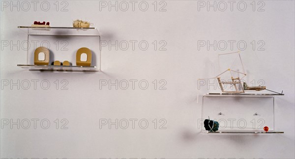 CIVERA VICTORIA 1955-
MOSTRADOR DE UTOPIAS - 31x16x34/31x16x20 - MATERIALES DIVERSOS Y METACRILATO- 1993-94
MADRID, GALERIA SOLEDAD LORENZO
MADRID
This image is not downloadable. Contact us for the high res.