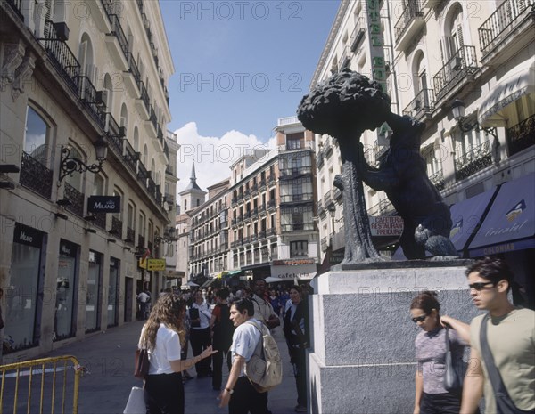 NAVARRO SANTAFE ANTONIO 1906/83
ESTATUA DEL OSO Y EL MADROÑO - CALLE DEL CARMEN AL FONDO
MADRID, PUERTA DEL SOL
MADRID
This image is not downloadable. Contact us for the high res.