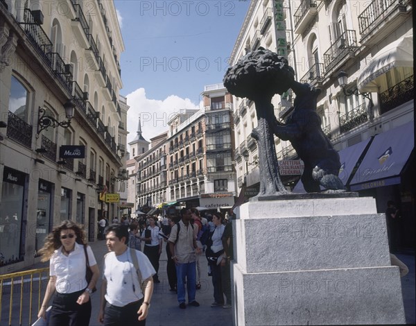 NAVARRO SANTAFE ANTONIO 1906/83
ESTATUA DEL OSO Y EL MADROÑO - CALLE DEL CARMEN AL FONDO
MADRID, PUERTA DEL SOL
MADRID
This image is not downloadable. Contact us for the high res.