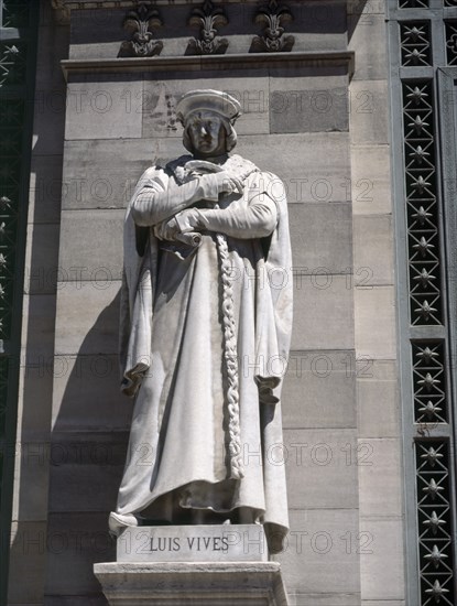 CARBONELL
ESCULTURA DE LUIS VIVES - FINALES S XIX
MADRID, BIBLIOTECA NACIONAL
MADRID
