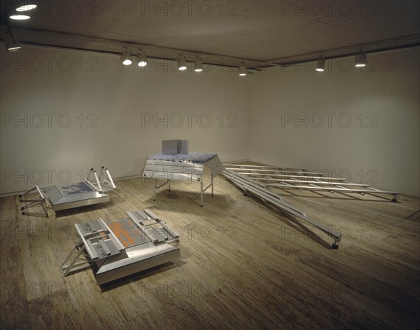 MORA PEDRO 1961-
SINGULAR HOUSING IV - 2000 - MEDIDAS VARIABLES - ALUMINIO Y GOMA
MADRID, GALERIA SOLEDAD LORENZO
MADRID
This image is not downloadable. Contact us for the high res.