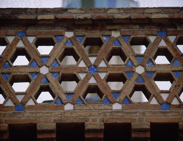 GAUDI ANTONI 1852-1926
DETALLE DE LA FACHADA - CORNISA - 1884-87
BARCELONA, FINCA GUELL
BARCELONA