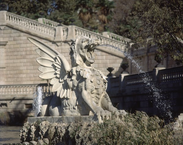 DETALLE DE LA ESCULTURA DE UN DRAGON EN LA CASCADA MONUMENTAL EN LA QUE TRABAJO GAUDI
BARCELONA, PARQUE DE LA CIUDADELA
BARCELONA