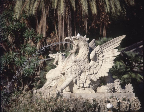 DETALLE DE LA ESCULTURA DE UN DRAGON EN LA CASCADA MONUMENTAL EN LA QUE TRABAJO GAUDI
BARCELONA, PARQUE DE LA CIUDADELA
BARCELONA