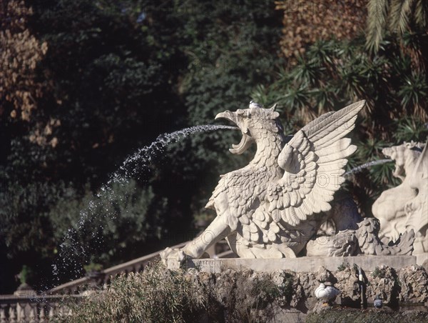 DETALLE DE LA ESCULTURA DE UN DRAGON EN LA CASCADA MONUMENTAL EN LA QUE TRABAJO GAUDI
BARCELONA, PARQUE DE LA CIUDADELA
BARCELONA