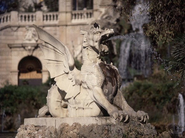 DETALLE DE LA ESCULTURA DE UN DRAGON EN LA CASCADA MONUMENTAL EN LA QUE TRABAJO GAUDI
BARCELONA, PARQUE DE LA CIUDADELA
BARCELONA