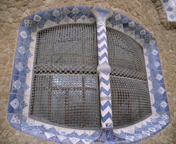 GAUDI ANTONI 1852-1926
VENTANA DEL PABELLON DE LA ENTRADA-SALA DE ESPERA Y DE TELEFONO COMUNAL- 1900/1914
BARCELONA, PARQUE GÜELL
BARCELONA