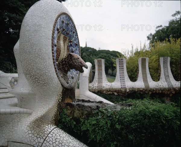 GAUDI ANTONI 1852-1926
MEDALLON CERAMICO CON EL ESCUDO DE CATALUÑA DEL QUE SURGE LA CABEZA DE UNA SERPIENTE- 1900/1914
BARCELONA, PARQUE GÜELL
BARCELONA

This image is not downloadable. Contact us for the high res.