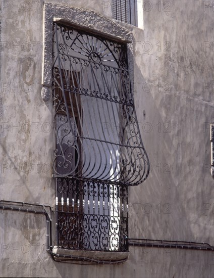 VENTANA CON REJA LABRADA
CALLOSA DE ENSARRIA, EXTERIOR
ALICANTE
This image is not downloadable. Contact us for the high res.