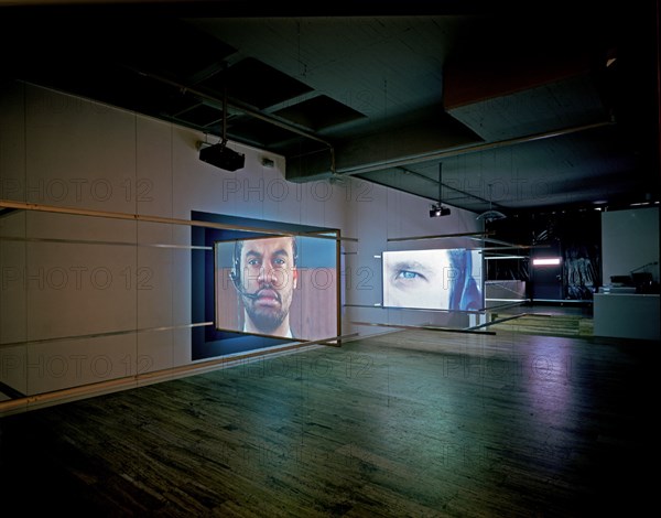 MANGLANO OVALLE IÑIGO 1961-
DET- CLIMATE - 2000 - 3 CANALES DVD Y AUDIO INSTALACION ESTRUCTURAS DE ALUMINIO Y PANTALLAS
MADRID, GALERIA SOLEDAD LORENZO
MADRID