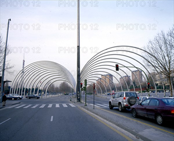 ALFARO ANDREU 1929/-
LA PUERTA DE LA ILUSTRACION - ESCULTURA MONUMENTAL EN LA AVENIDA DE LA ILUSTRACION- 1990
MADRID, EXTERIOR
MADRID