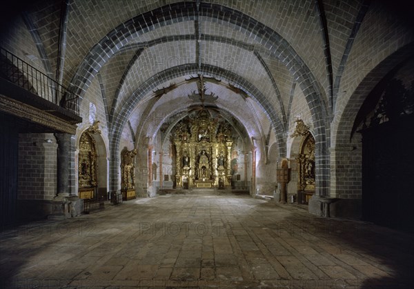 INTERIOR - IGLESIA DE UNA NAVE CON BOVEDAS GOTICAS - S XV - RETABLO BARROCO RESTAURADO
VILLA DEL PRADO, IGLESIA DE SANTIAGO APOSTOL
MADRID