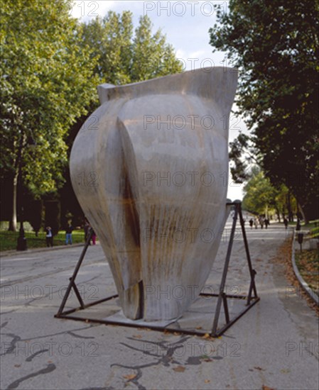 CHIRINO MARTIN 1925
FAUNO I - 2001 - EXPOSICION DE ESCULTURA ESPAÑOLA CONTEMPORANEA EN EL PASEO DE COCHES DEL RETIRO
MADRID, RETIRO
MADRID
This image is not downloadable. Contact us for the high res.