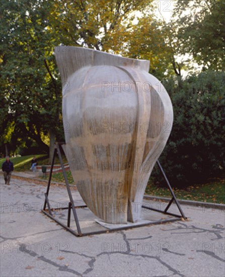 CHIRINO MARTIN 1925
FAUNO I - 2001 - EXPOSICION DE ESCULTURA ESPAÑOLA CONTEMPORANEA EN EL PASEO DE COCHES DEL RETIRO
MADRID, RETIRO
MADRID
This image is not downloadable. Contact us for the high res.