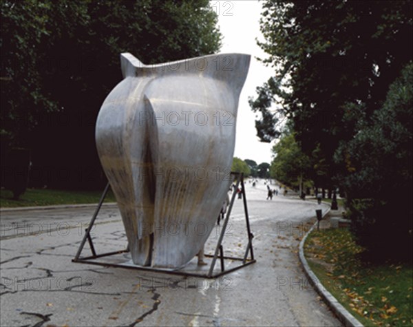 CHIRINO MARTIN 1925
FAUNO I - 2001 - EXPOSICION DE ESCULTURA ESPAÑOLA CONTEMPORANEA EN EL PASEO DE COCHES DEL RETIRO
MADRID, RETIRO
MADRID
This image is not downloadable. Contact us for the high res.
