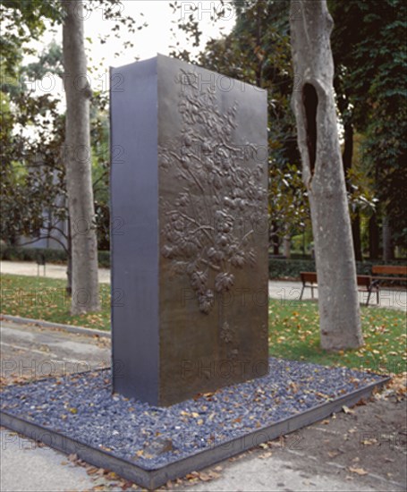 LOPEZ FRANCISCO
CUBO DE COBRE CON RAMO DE FLORES MEMBRILLO E HIGUERA - 1986
MADRID, RETIRO
MADRID