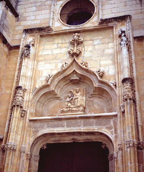 PORTADA PRINCIPAL - TIMPANO CON LA VIRGEN IMPONIENDO LA CASULLA A SAN ILDEFONSO - S XV
TORRELAGUNA, IGLESIA DE SANTA MARIA MAGDALENA
MADRID
This image is not downloadable. Contact us for the high res.