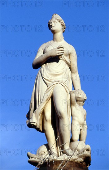 ESTATUA DE LA MARIBLANCA - REPLICA DE LA ORIGINAL QUE SE ENCUENTRA EN EL MUSEO MUNICIPAL
MADRID, PUERTA DEL SOL
MADRID