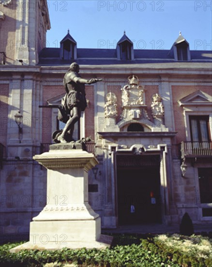 BENLLIURE MARIANO 1862/1947
ESTATUA DE DON ALVARO BAZAN MARQUES DE SANTA CRUZ FRENTE AL AYUNTAMIENTO DE MADRID- 1891
MADRID, PLAZA DE LA VILLA
MADRID