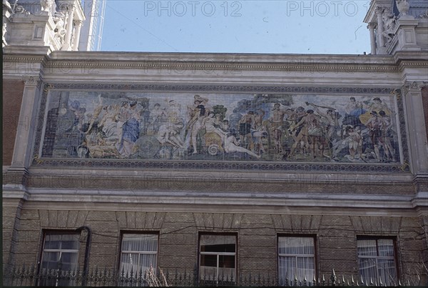 ZULOAGA DANIEL 1852/1921
MURAL CERAMICO BASADO EN DIBUJOS DE MANUEL DOMINGUEZ Y VICENTE OMS
MADRID, ESCUELA INGENIEROS DE MINAS
MADRID