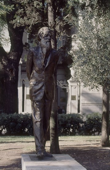 MACHO VICTORIO 1887/1966
MONUMENTO A VALLE INCLAN - 1919
MADRID, PASEO DE RECOLETOS
MADRID