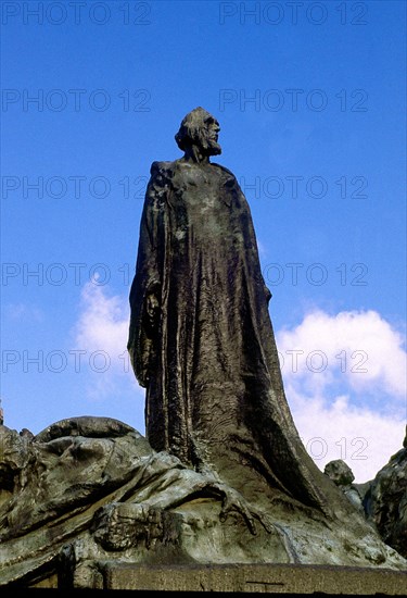 ESCULTURA DE JAN HUS PRECURSOR DE LA REFORMA PROTESTANTE - ESCULTURA ART NOUVEAU - 1915
PRAGA, EXTERIOR
REPUBLICA CHECA