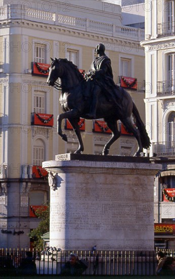 MENA JUAN PASCUAL DE 1707/1784
ESTATUA ECUESTRE DE CARLOS III - S XVIII -  INSTALADA EN 1995
MADRID, PUERTA DEL SOL
MADRID

This image is not downloadable. Contact us for the high res.