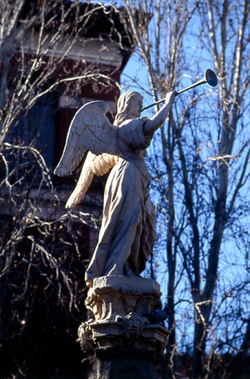 RIBERA PEDRO DE 1683/1742
REMATE DE LA FUENTE DE LA FAMA - 1731 - ANGEL TROMPETERO
MADRID, EXTERIOR
MADRID