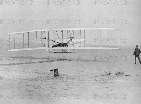 WRIGHT HERMANOS
PRIMER AVION CON MOTOR - 1908