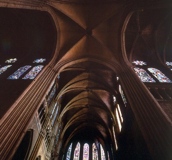 SUGER ABAD/MONTREUIL PIERRE
BOVEDA DE CRUCERIA DEL TRANSEPTO - S XIII
SAINT DENIS, CATEDRAL
FRANCIA