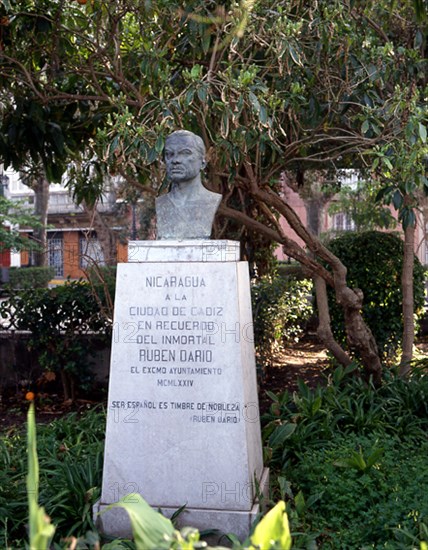 BUSTO DE RUBEN DARIO EN LA ALAMEDA APODACA - 1974
CADIZ, EXTERIOR
CADIZ