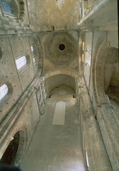 BOVEDAS Y CUPULA - S XI/XII - GOTICO TEMPRANO
CLUNY, ABADIA
FRANCIA
This image is not downloadable. Contact us for the high res.