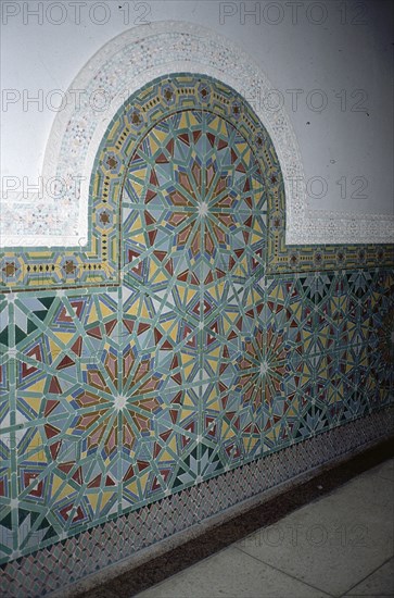 SALA DE LOS BAÑOS - DETALLE DEL ZOCALO DECORADO CON ZELLIJ MOSAICO ALICATADO - S XX
CASABLANCA, MEZQUITA DE HASSAN II
MARRUECOS