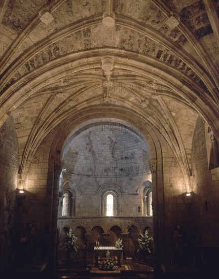 INTERIOR - ABSIDE ROMANICO S XII - BOVEDAS FABRICADAS POSTERIORMENTE A LA EDIFICACION ROMANICA
CERVATOS, COLEGIATA DE SAN PEDRO
CANTABRIA

This image is not downloadable. Contact us for the high res.