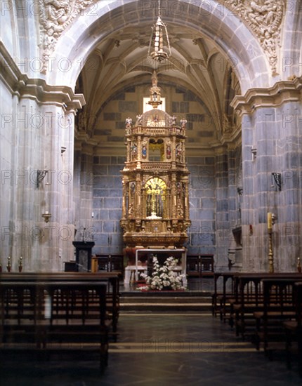 MAESTRO PLAZA
CAPILLA DEL LIGNUM CRUCIS CON LA RELIQUIA DEL MAYOR TROZO CONOCIDO DE LA CRUZ DE CRISTO- S XVIII
LIEBANA, MONASTERIO DE STO TORIBIO
CANTABRIA