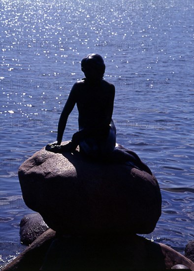ERIKSEN EDVARD
ESCULTURA DE LA SIRENITA PERSONAJE DE UN CUENTO DE HANS CHRISTIAN ANDERSEN - 1913
COPENHAGUE, EXTERIOR
DINAMARCA
This image is not downloadable. Contact us for the high res.