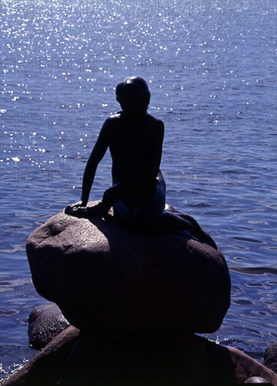 ERIKSEN EDVARD
ESCULTURA DE LA SIRENITA PERSONAJE DE UN CUENTO DE HANS CHRISTIAN ANDERSEN - 1913
COPENHAGUE, EXTERIOR
DINAMARCA

This image is not downloadable. Contact us for the high res.