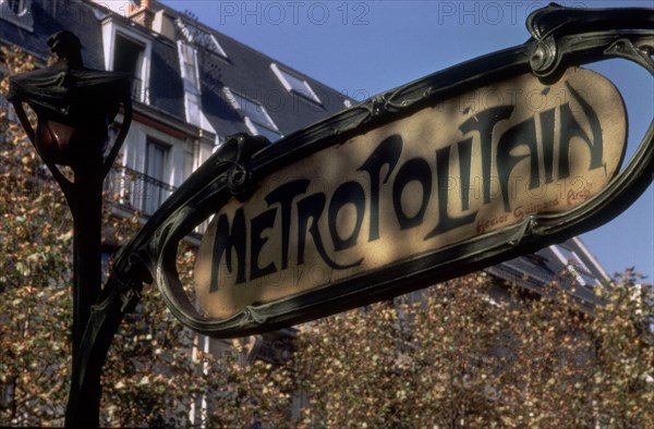 Plaque de métro parisien